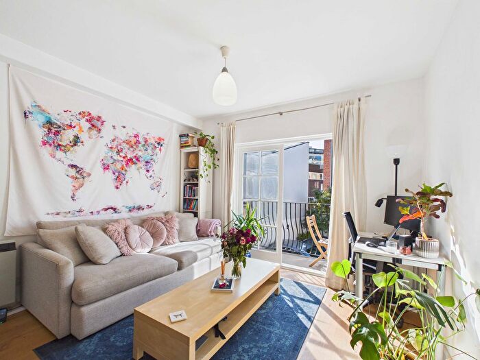 1 Bedroom Flat To Rent In Bermondsey Street, London Bridge, SE1