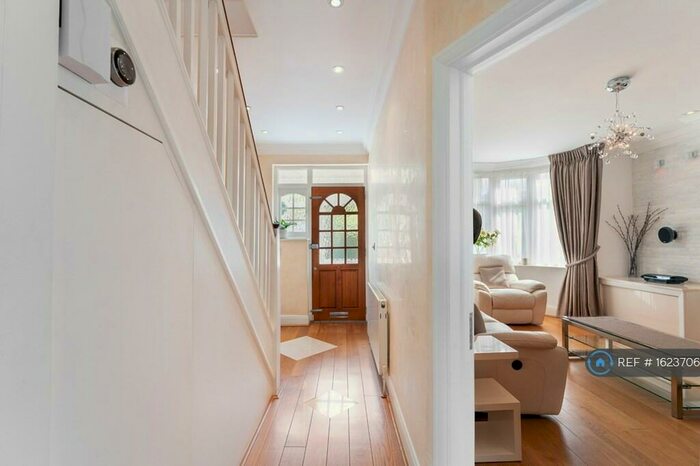 3 Bedroom Semi-Detached House To Rent In Harrow Road, Wembley, HA0