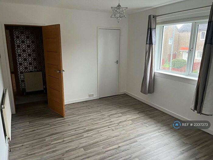 2 Bedroom Flat To Rent In Highfield Avenue, Paisley, PA2
