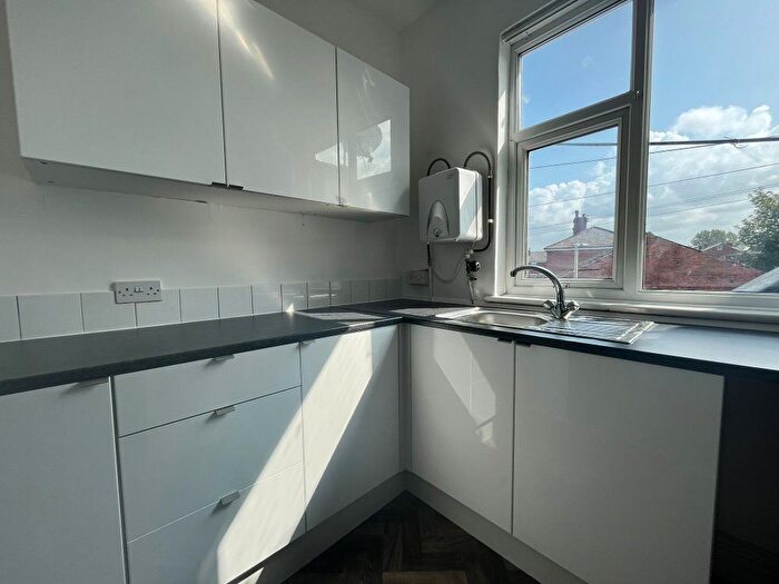 2 Bedroom Flat To Rent In Westcliffe Drive, Blackpool, Lancashire, FY3