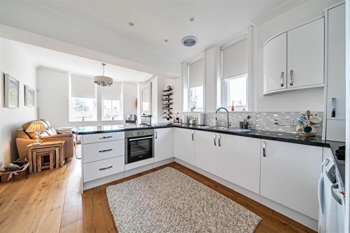 1 Bedroom Flat For Sale In High Street, Swanage, BH19