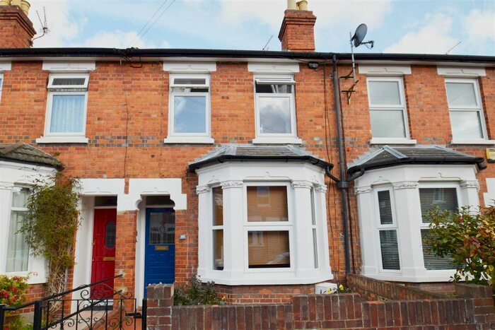 3 Bedroom Terraced House To Rent In Newport Road, Reading, Berkshire, RG1