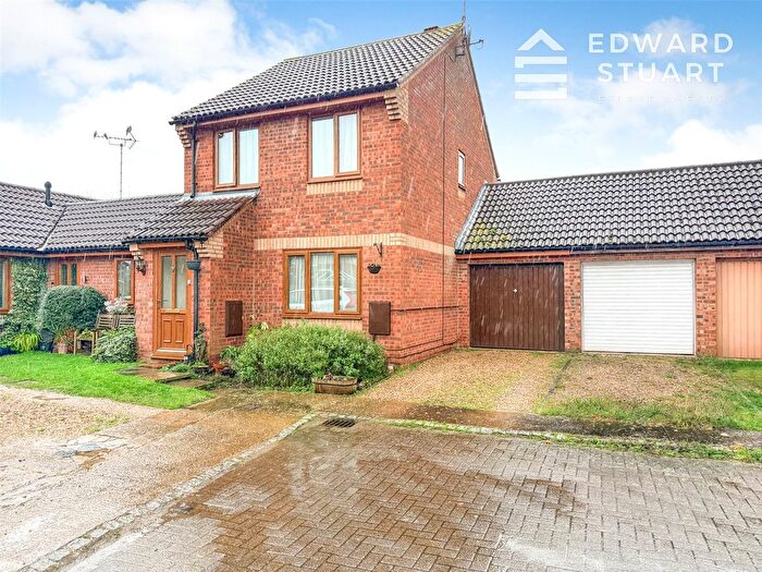 3 Bedroom Semi-Detached House For Sale In Mardale Gardens, Peterborough, Cambridgeshire, PE4