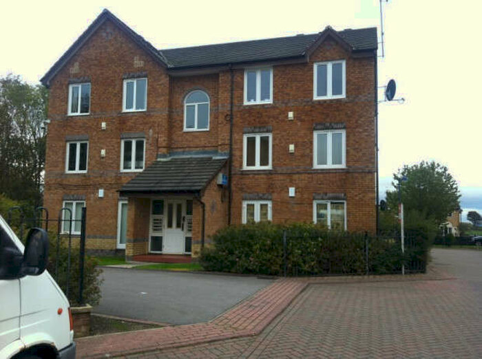 2 Bedroom Flat To Rent In Holmefield View, Bradford, BD4