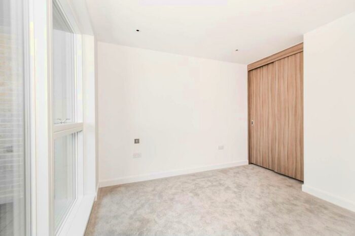 1 Bedroom Flat To Rent In Smithfield Square, High Street, Crouch End, London, N8