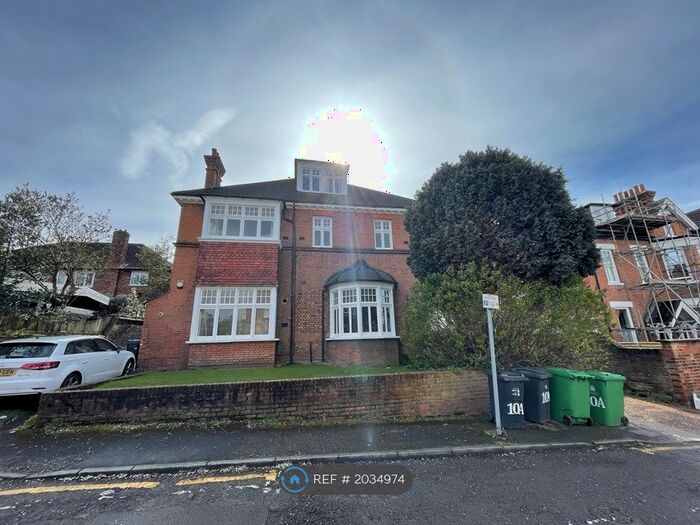 1 Bedroom Flat To Rent In Claremont Gardens, Surbiton, KT6