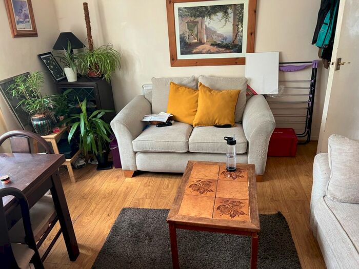 3 Bedroom Flat To Rent In Little Gearies, Barkingside, IG6