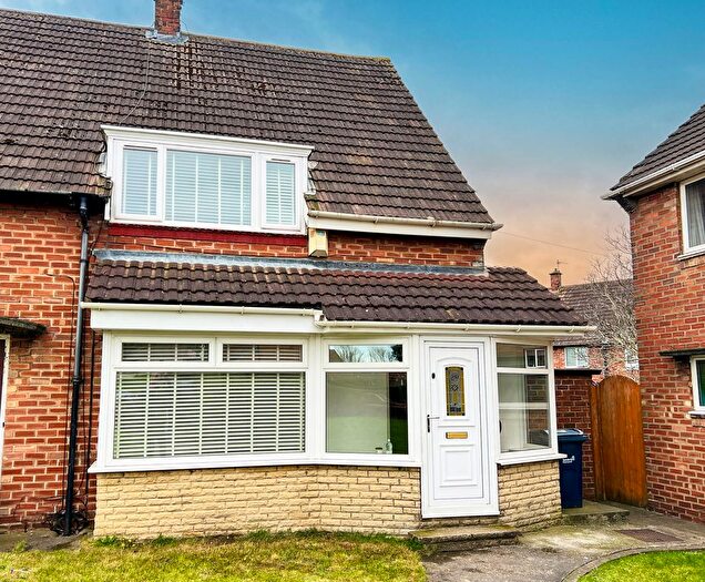 3 Bedroom Semi Detached House For Sale In Clovelly Road, Sunderland, SR5