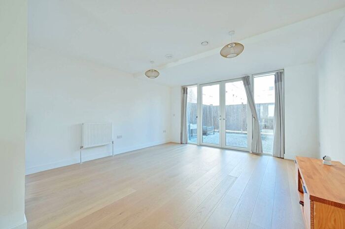 4 Bedroom Terraced House For Sale In Oriental Square, Colindale, London, NW9