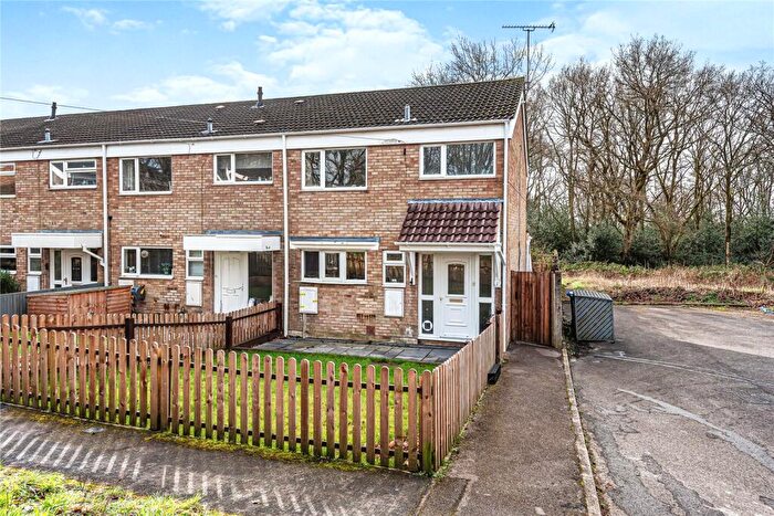 3 Bedroom End Of Terrace House To Rent In South Meadow, Crowthorne, Berkshire, RG45