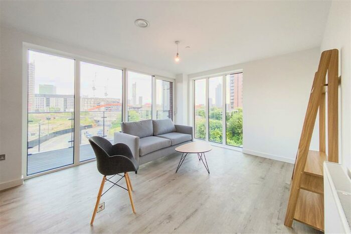 3 Bedroom Apartment To Rent In Quarry, Middlewood Locks, M5