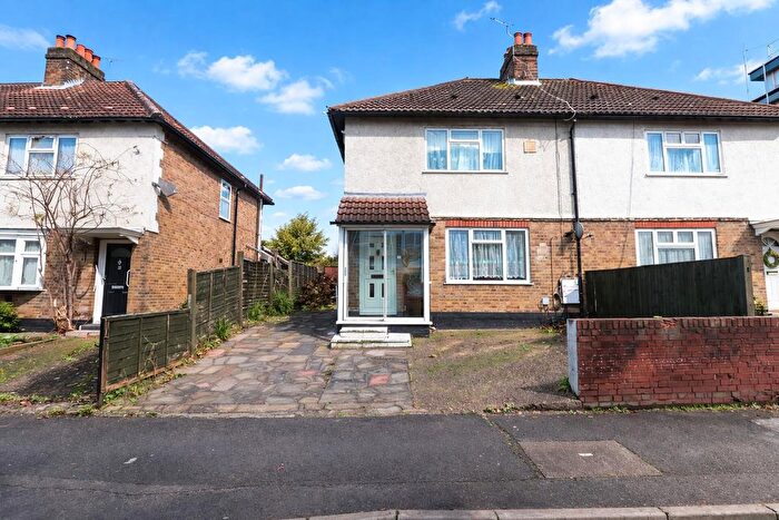 2 Bedroom Semi Detached House To Rent In Chippendale Waye, Uxbridge, UB8