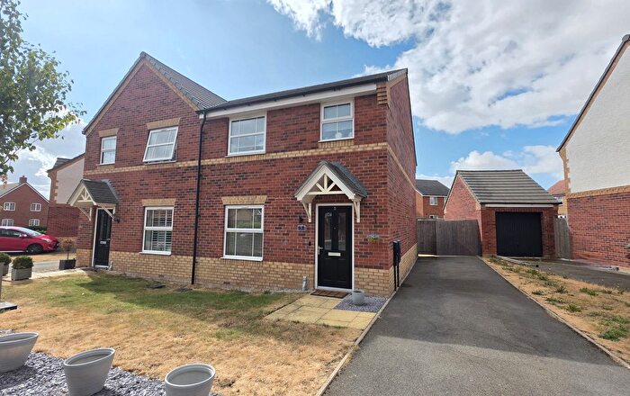 3 Bedroom Semi Detached House For Sale In Hurricane Way, Southam, CV47