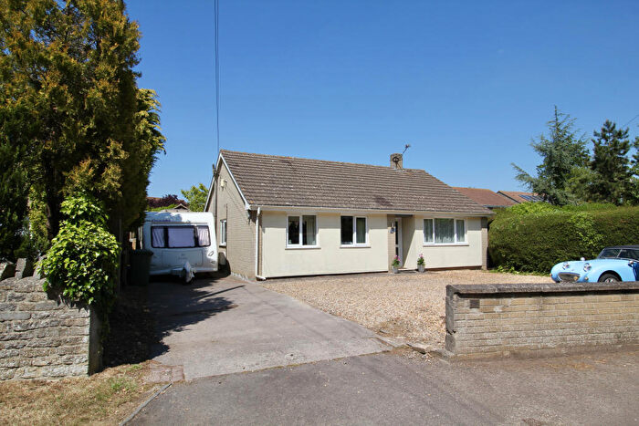 3 Bedroom Bungalow For Sale In Main Street, Walton, BA16