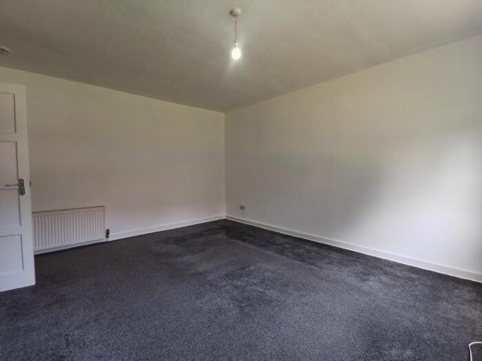 2 Bedroom Flat To Rent In Carnie Gardens, Ashgrove, Aberdeen, AB25