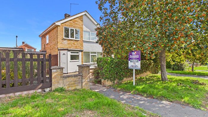 3 Bedroom Link Detached House For Sale In Windsor Road, Yaxley, Peterborough, PE7