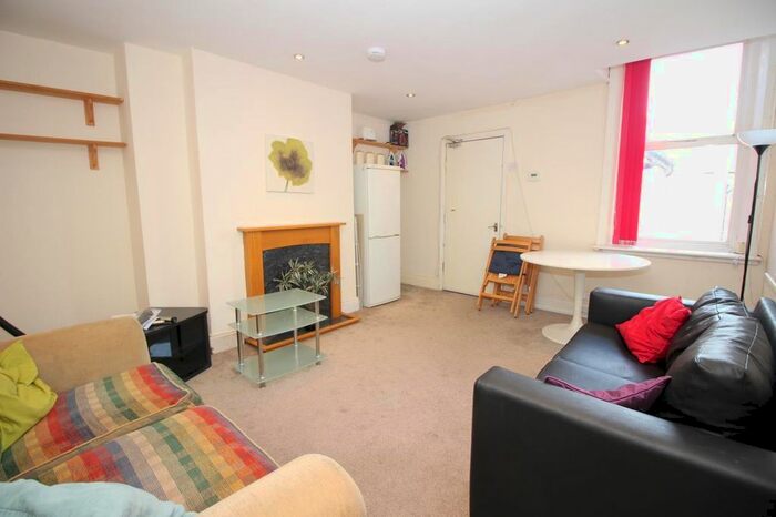 6 Bedroom Maisonette To Rent In Hazelwood Avenue, Jesmond, Newcastle Upon Tyne, NE2