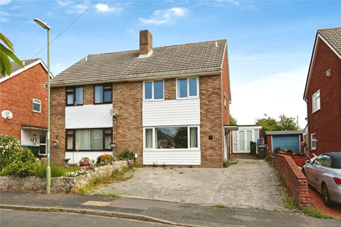3 Bedroom Semi-Detached House For Sale In Winnham Drive, Fareham, Hampshire, PO16
