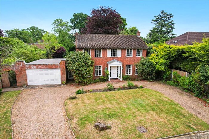 5 Bedroom Detached House For Sale In Adelaide Road, Walton-On-Thames, KT12