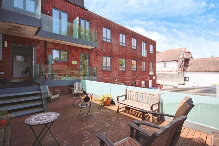 2 Bedroom Apartment For Sale In Swan Street, Warwick, CV34