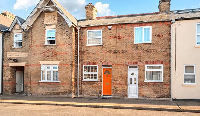 2 Bedroom Terraced House To Rent In Vansittart Road, Windsor, SL4