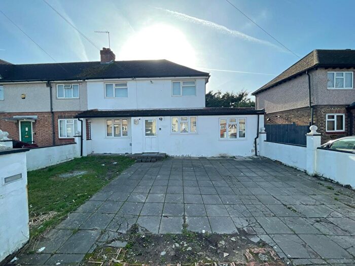 5 Bedroom Semi Detached House To Rent In West Drayton, UB7