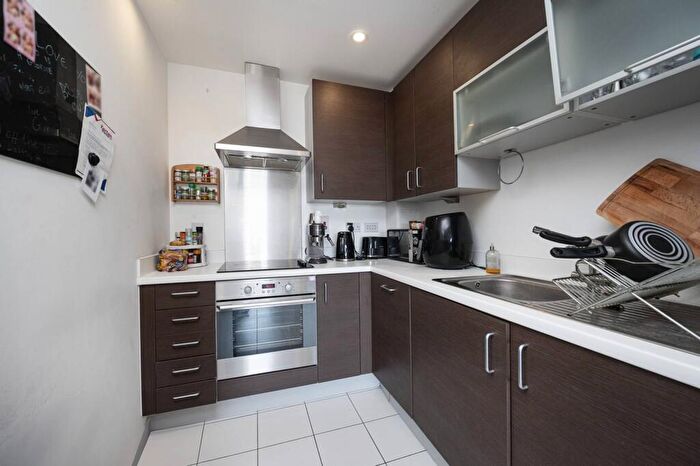 1 Bedroom Flat For Sale In Christian Street, Tower Hamlets, London, E1