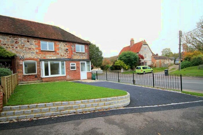 2 Bedroom Cottage To Rent In Marlborough, SN8