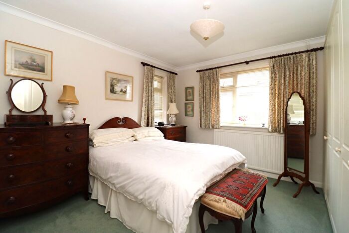 2 Bedroom Flat For Sale In Cooden Drive, Bexhill On Sea, TN39