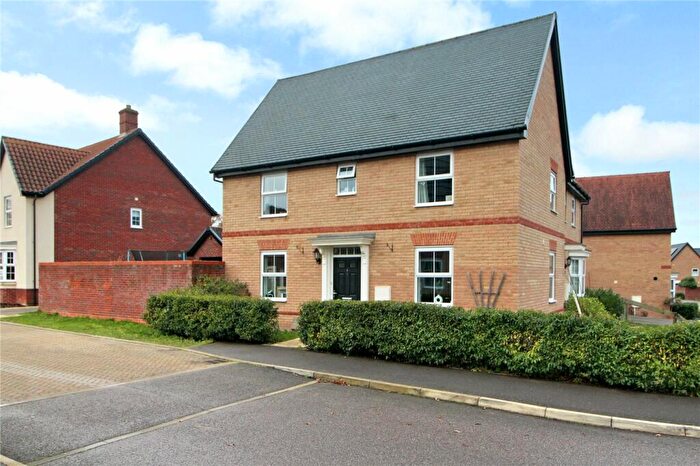 3 Bedroom Semi-Detached House For Sale In Foxes Close, Poringland, Norwich, Norfolk, NR14
