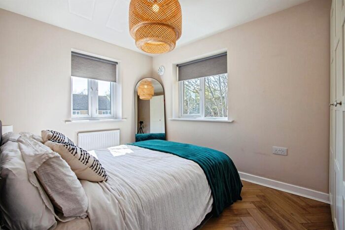 3 Bedroom Detached House For Sale In Blencartha Crescent, Leeds, LS9