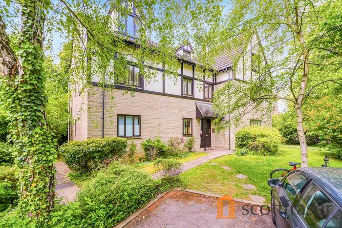 2 Bedroom Flat To Rent In Dorchester Close, Headington, Oxford, OX3