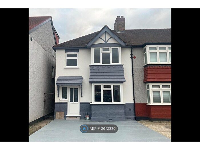 3 Bedroom Semi-detached House To Rent In London Road, Isleworth, TW7