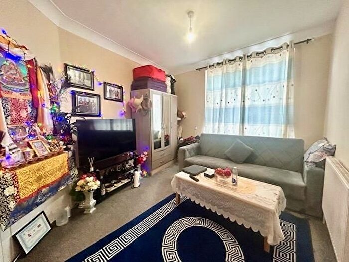 4 Bedroom Flat To Rent In Kingsley Road, Hounslow, TW3