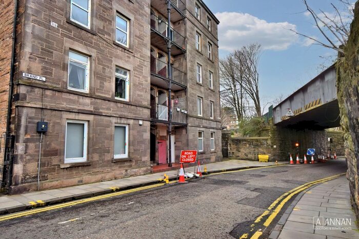 3 Bedroom Flat To Rent In Brand Place, Edinburgh, EH8