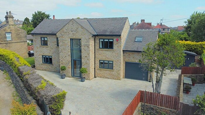 3 Bedroom Detached House For Sale In Windmill Hill, Pudsey, LS28