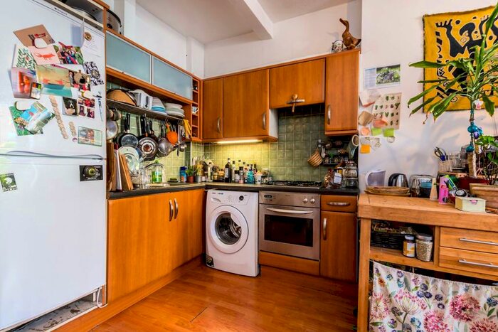 2 Bedroom Flat To Rent In Sandrock Road, Lewisham, London, SE13