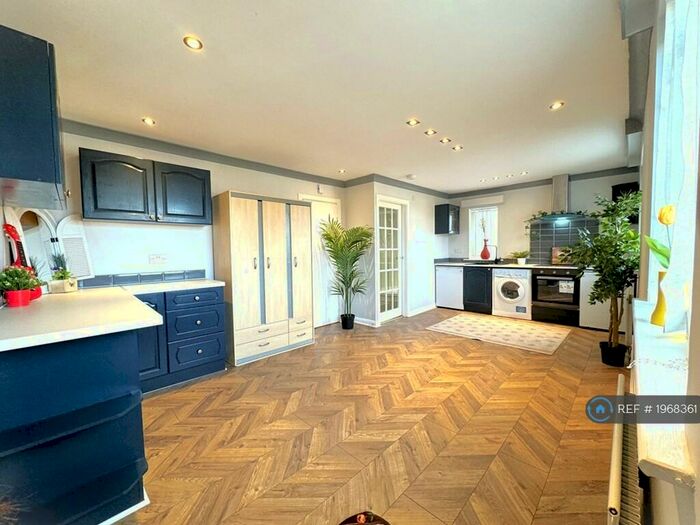 Studio To Rent In Chesters Avenue, Newcastle Upon Tyne, NE12