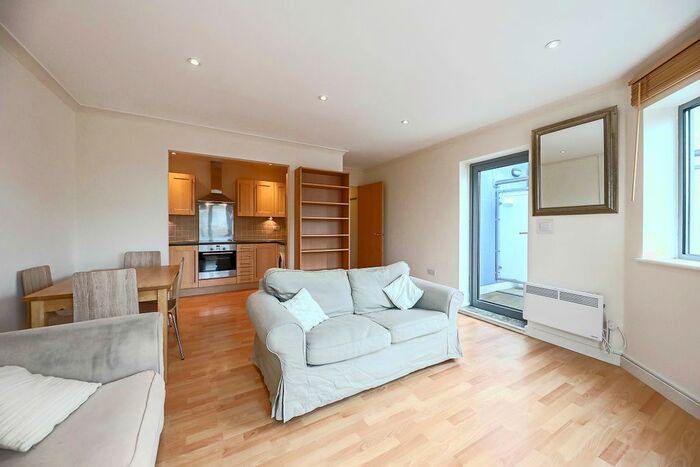 2 Bedroom Flat To Rent In Cherington Road, London, W7