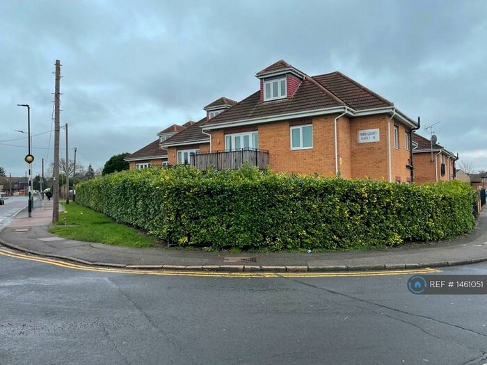 2 Bedroom Flat To Rent In Fern Court, Romford, RM5