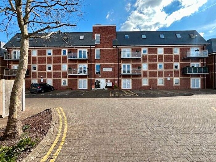 2 Bedroom Flat To Rent In Alton Mews, Aylesbury, HP19