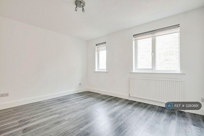 1 Bedroom Flat To Rent In Cornmow Drive, London, NW10