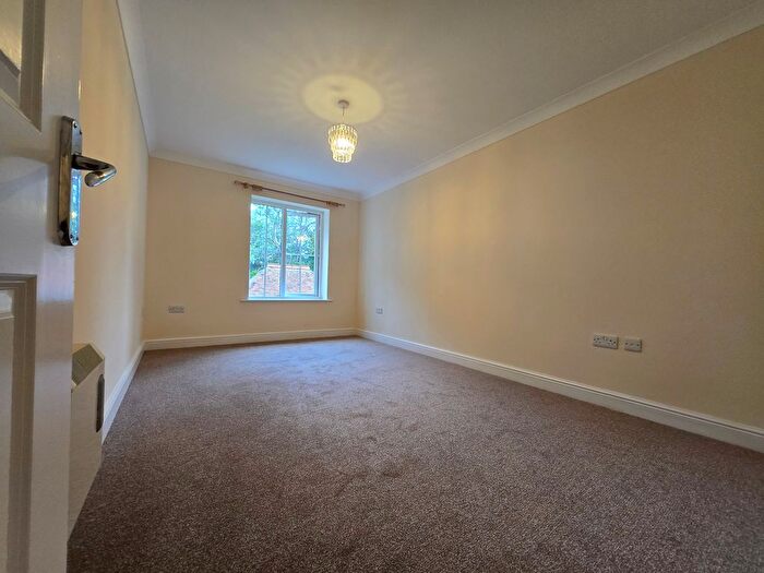 1 Bedroom Flat To Rent In Plantation Terrace, Dawlish, EX7
