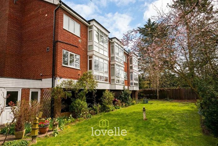 2 Bedroom Flat For Sale In Bargate, Grimsby, DN34