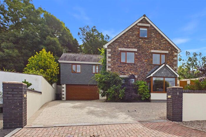 6 Bedroom Detached House For Sale In Jenner Gardens, St. Columb Major, TR9