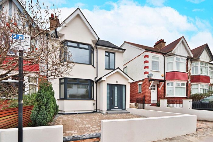 4 Bedroom Semi-Detached House To Rent In Viewfield Road, London, SW18