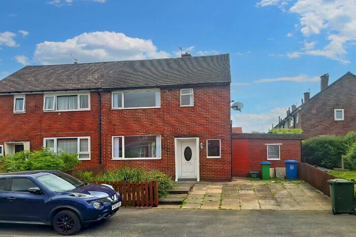 2 Bedroom End Of Terrace House To Rent In York Road West, Middleton, Manchester, M24