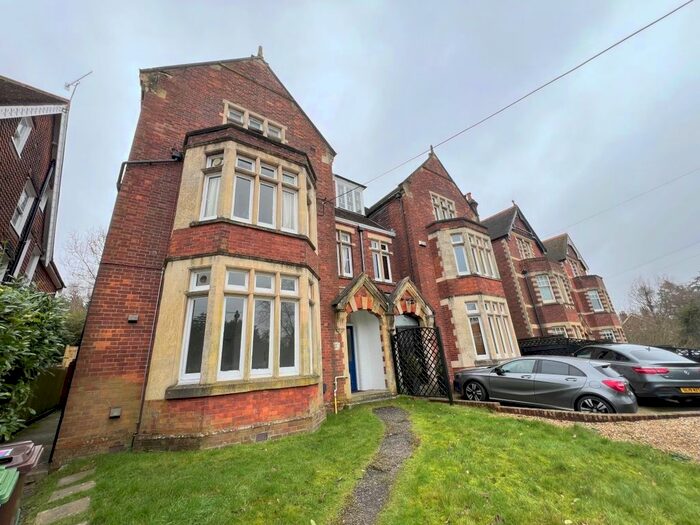 Studio To Rent In Warwick Park, Tunbridge Wells, TN2