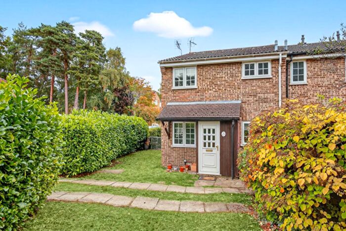 1 Bedroom Semi-Detached House For Sale In Crofton Close, Bracknell, RG12