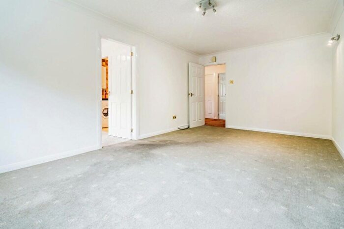 2 Bedroom Detached Bungalow To Rent In Bolton Road, Salford, M6